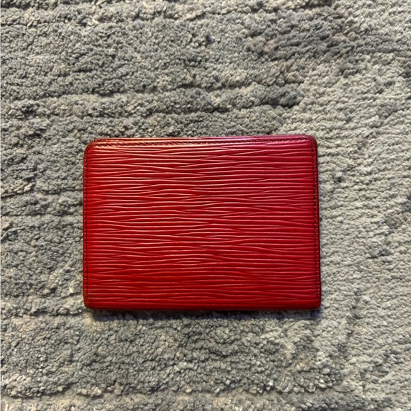 LOUIS VUITTON CARD HOLDER RED EPI - Picture 2 of 3